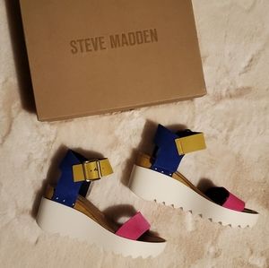Steve Madden bright multi colored wedge sandal. Size 8
